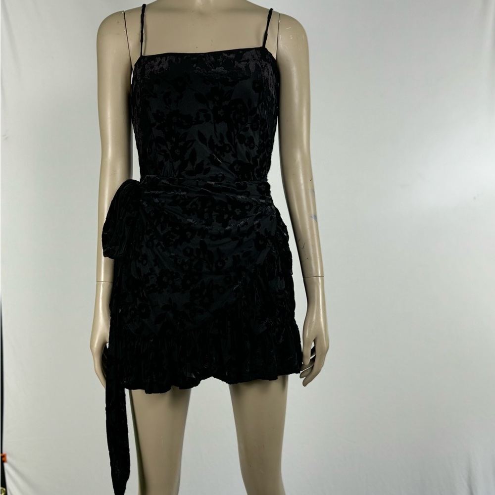 Like New free short wrap black dress